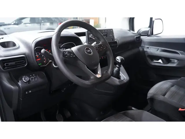 Opel Combo Tour 1.2 Turbo L2H1 Edition 7p. 2020 Benzine 32