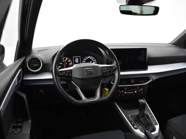 SEAT Arona 1.0 Tsi 110pk DSG FR 2022 Benzine 16