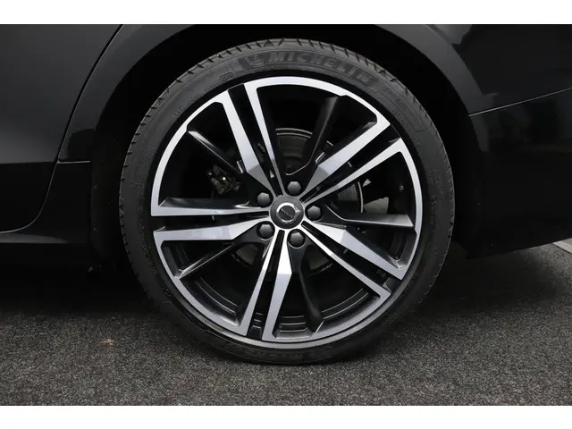 Volvo S60 2.0 T4 R-Design 2020 Benzine 38