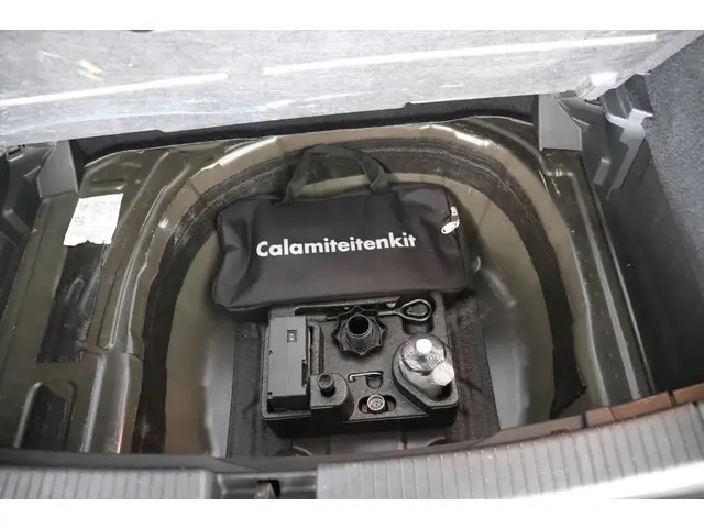 Volkswagen T-Cross 1.0 TSI Life Business 2021 Benzine 27