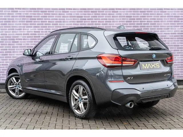 BMW X1 xDrive25e High Executive 2022 Hybride Benzine 11