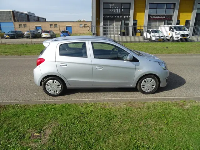 Mitsubishi Space Star 1.0 Cool+ 2020 Benzine 6