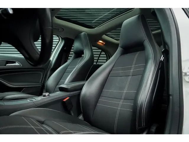 Mercedes-Benz GLA 250 4Matic 2015 Benzine 2