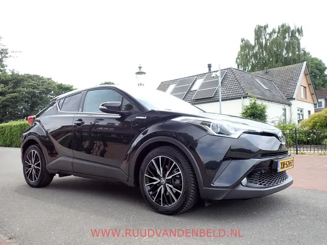 Toyota C-HR 1.8 Hybrid 2018 Hybride Benzine 3