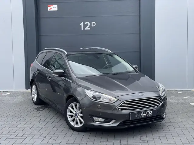 Ford Focus Wagon 1.5 Titanium Edition 2015 Benzine 2
