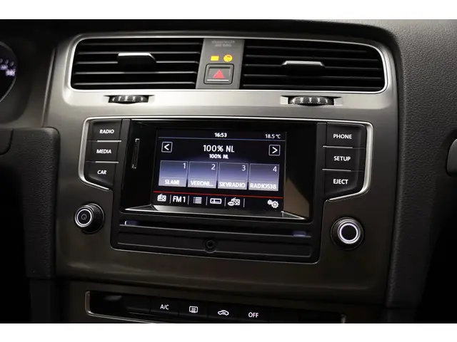 Volkswagen Golf 1.0 TSI Edition [ airco ] 2016 Benzine 16