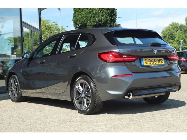 BMW 1 Serie 118I EXECUTIVE EDITION AUT. 2019 Benzine 10