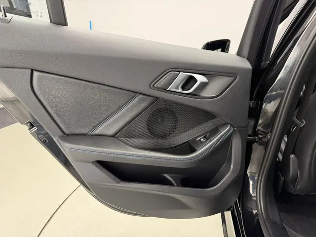 BMW 1 Serie 5-deurs 118i 2024 Benzine 36