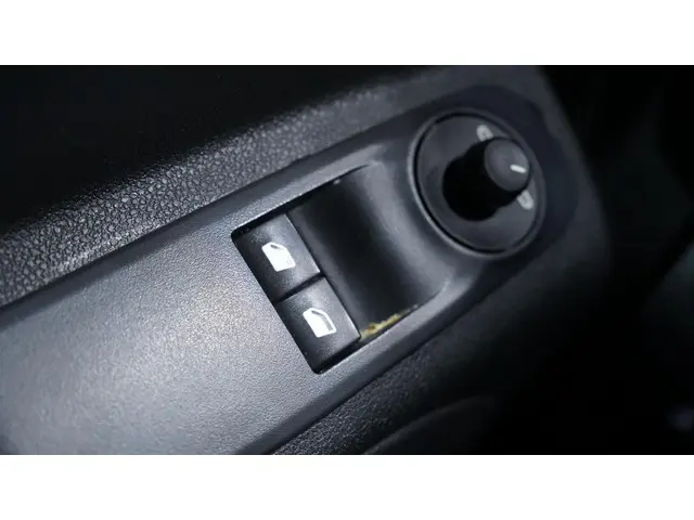 Opel Combo Tour 1.2 Turbo L2H1 Edition 7p. 2020 Benzine 26