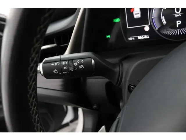 Lexus ES 300h Preference Line 2021 Hybride Benzine 28