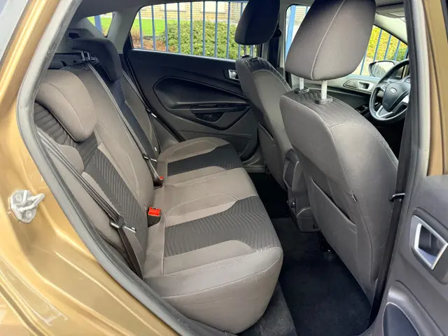 Ford Fiesta 1.0 EcoBoost Titanium automaat 2014 Benzine 16