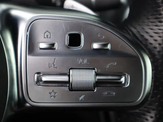 Mercedes-Benz GLC 300e 4MATIC 2020 Hybride Benzine 18