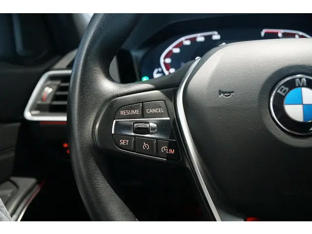 BMW 3 Serie Touring 318i High Executive 2021 Benzine 23
