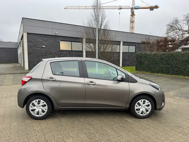 Toyota Yaris 1.0 VVT-i Aspiration 2017 Benzine 16