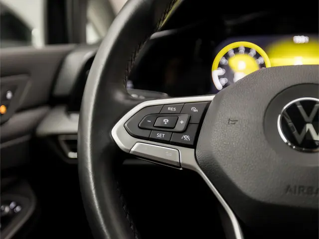 Volkswagen Golf 1.5 TSI Sport 2020 Benzine 20