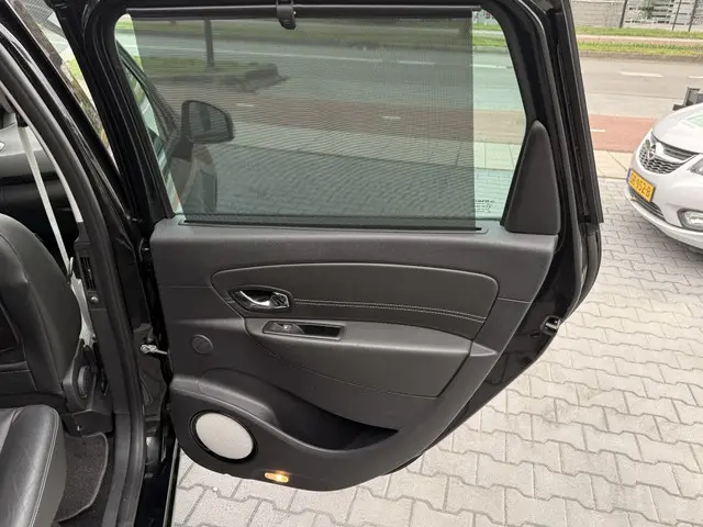 Renault Scénic 1.2 TCe Bose 2014 Benzine 27