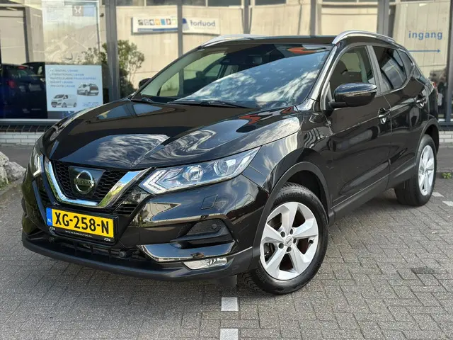 Nissan QASHQAI 1.2 N-Connecta l PANO 2017 Benzine