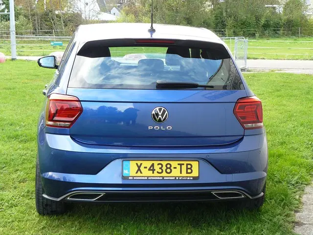 Volkswagen Polo 1.0 TSI Highline Business R 2021 Benzine 4