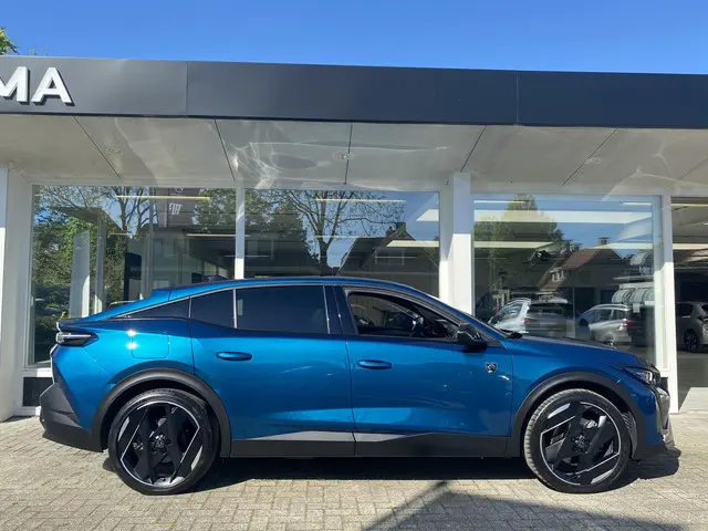 Peugeot 408 1.6 Hybrid GT 2023 Hybride Benzine 15