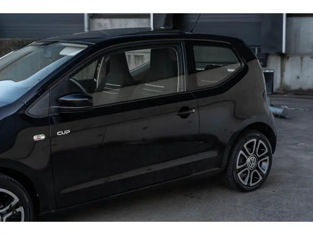 Volkswagen up! 1.0 2014 | CUP Up! | Pano | Lage KM 2014 Benzine 12