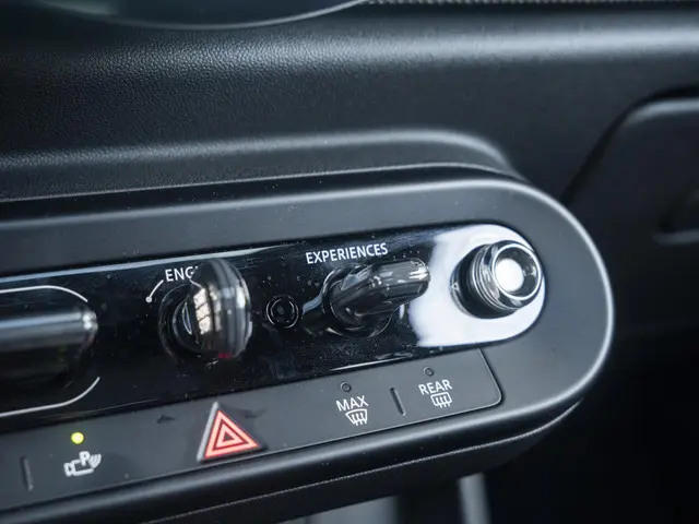 MINI 3-Deurs C 2024 Benzine 14