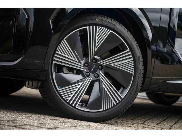 Lynk & Co 08 1.5 More 2026 Hybride Benzine 33