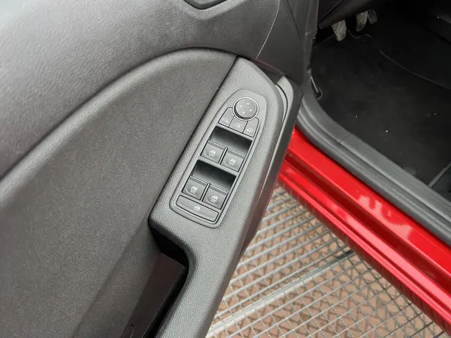 Mitsubishi Colt 1.0T MT First Edition 2024 Benzine 22