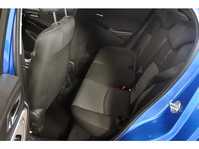 Mazda 2 1.5 90pk Automaat Sportsline 2019 Benzine 31