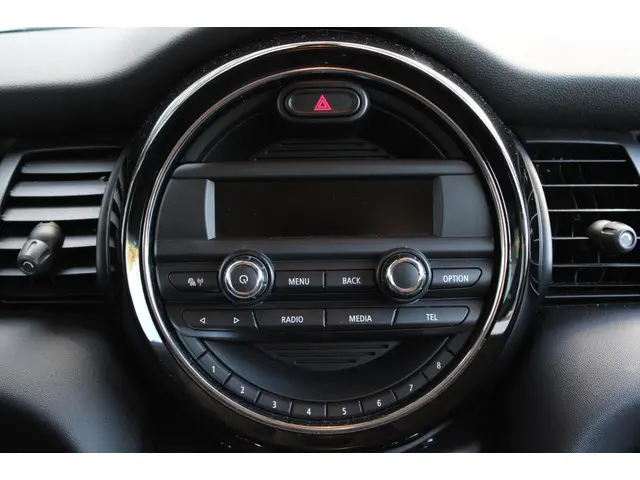 MINI One Mini 1.2 Business 2016 Benzine 23
