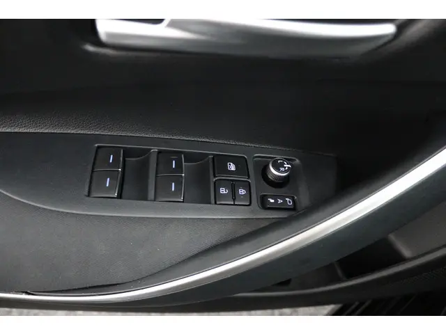 Toyota Corolla 1.8 Hybrid Dynamic 2020 Hybride Benzine 25