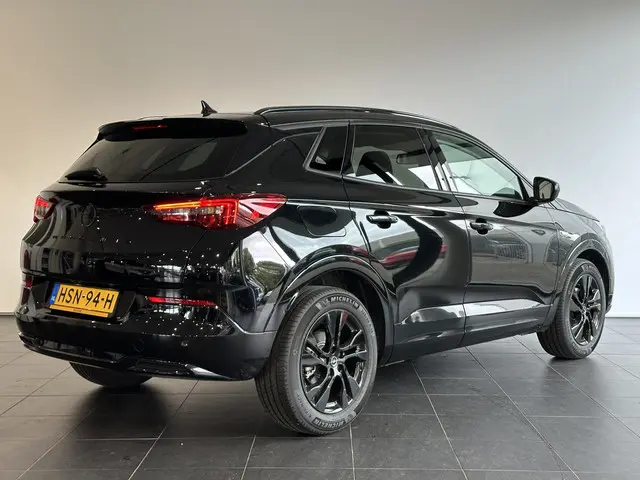 Opel Grandland 1.2 Turbo GS 2023 Benzine 2