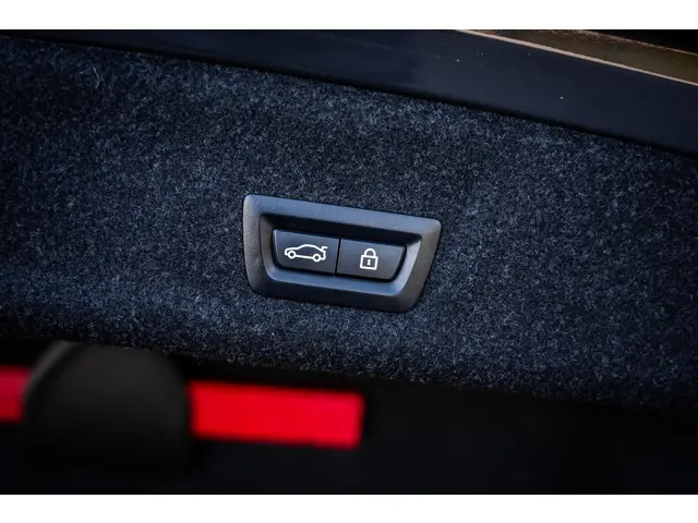 BMW 3 Serie 330i M-Sport 2019 Benzine 13