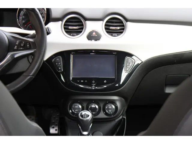 Opel ADAM 1.0 Turbo Slam 2015 Benzine 12