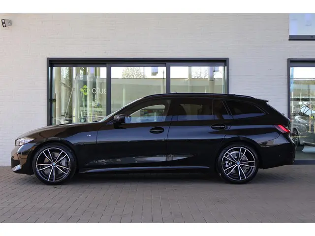 BMW 3 Serie Touring 330i xDrive 2024 Benzine 5