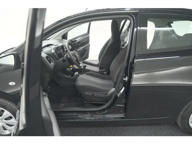 Peugeot 108 1.0 e-VTi Active 2021 Benzine 22