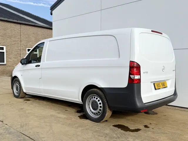 Mercedes-Benz Vito 2