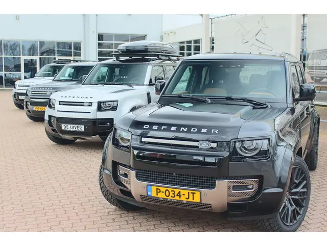 Land Rover Defender D240 110 S 7 Seater 2020 Diesel 32