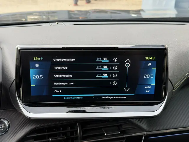 Peugeot e-2008 EV GT 2022 Elektrisch 78