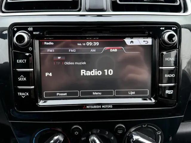 Mitsubishi Space Star 1.2 Connect Pro 2018 Benzine 14