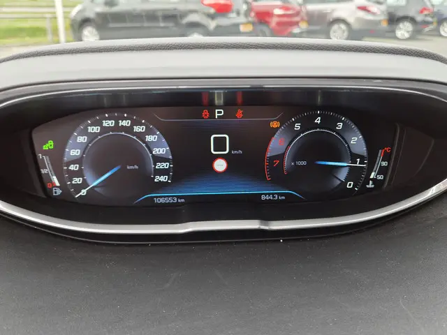 Peugeot 3008 1.2 PureTech Allure 2018 Benzine 27