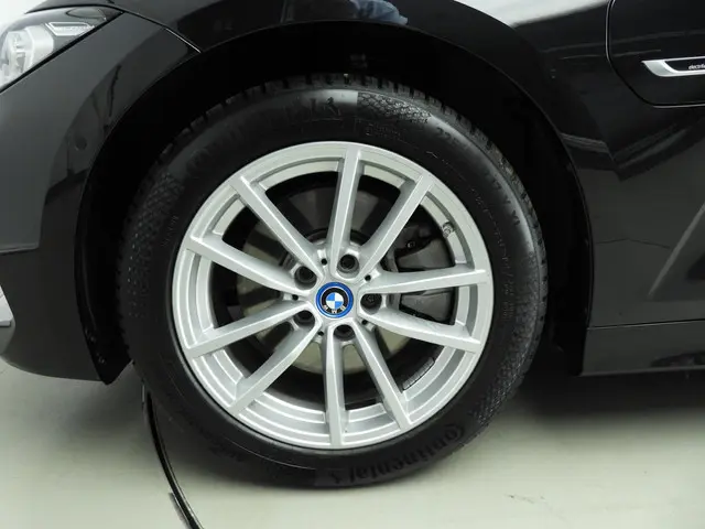 BMW 3 Serie Touring 320e 2023 Hybride Benzine 40