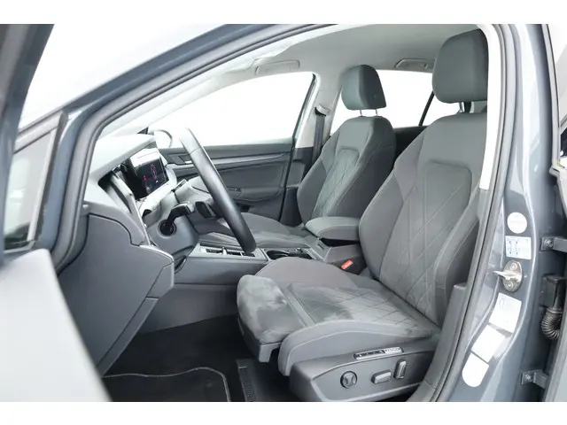 Volkswagen Golf 1.5 eTSI Style DSG 2020 Benzine 4