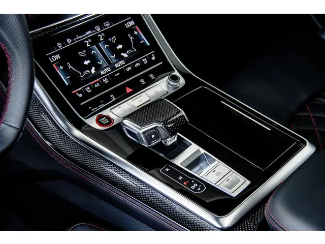 Audi SQ8 4.0 TFSI 2023 Benzine 32