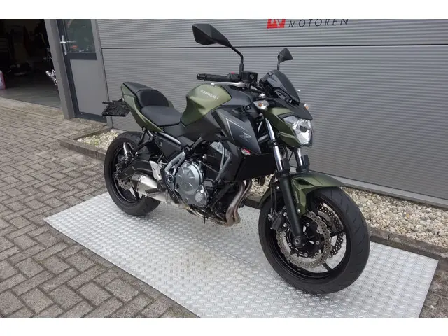Kawasaki Z650 ABS 2018 Benzine 2