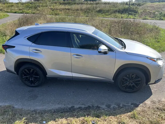 Lexus NX 300h GARANTIE 2015 Hybride Benzine 13