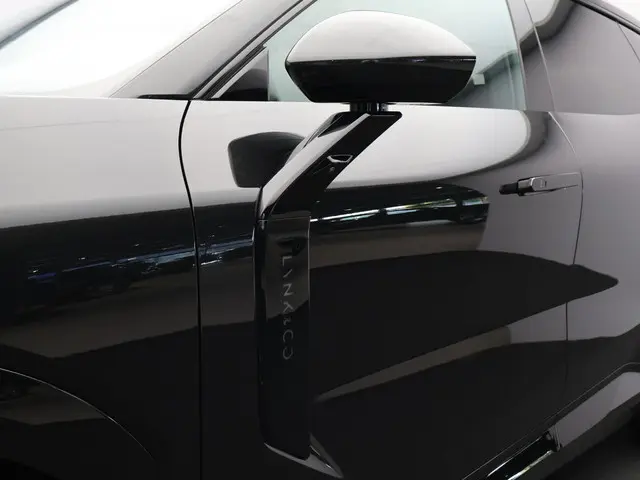 Lynk & Co 08 1.5 More 2025 Hybride Benzine 14