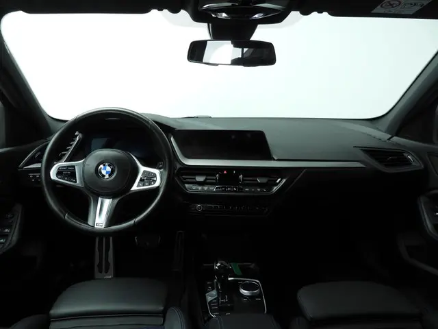 BMW 1 Serie 5-deurs 118i 2021 Benzine 10