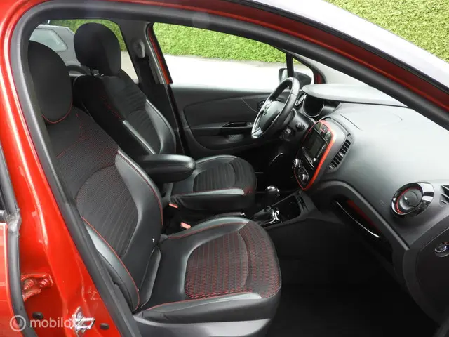 Renault Captur 1.2 TCe Helly Hansen 2015 Benzine 23