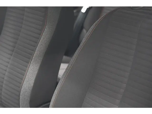 Peugeot 208 PureTech 100 EAT8 Active Pack 2023 Benzine 25