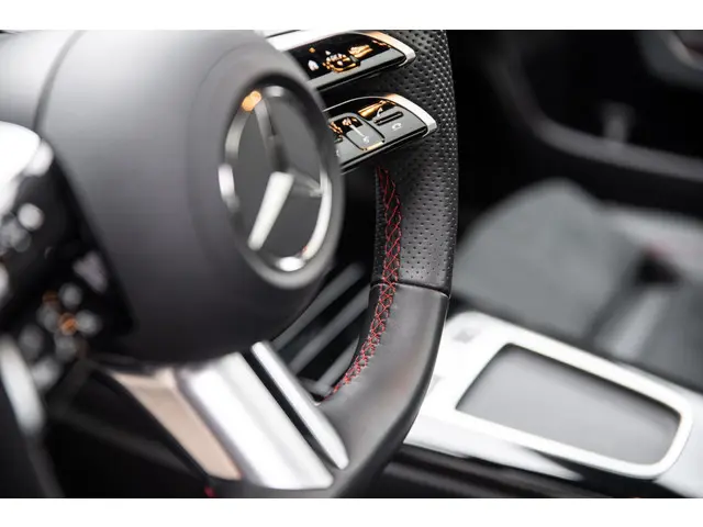 Mercedes-Benz CLA 180 AMG Line 2024 Benzine 53